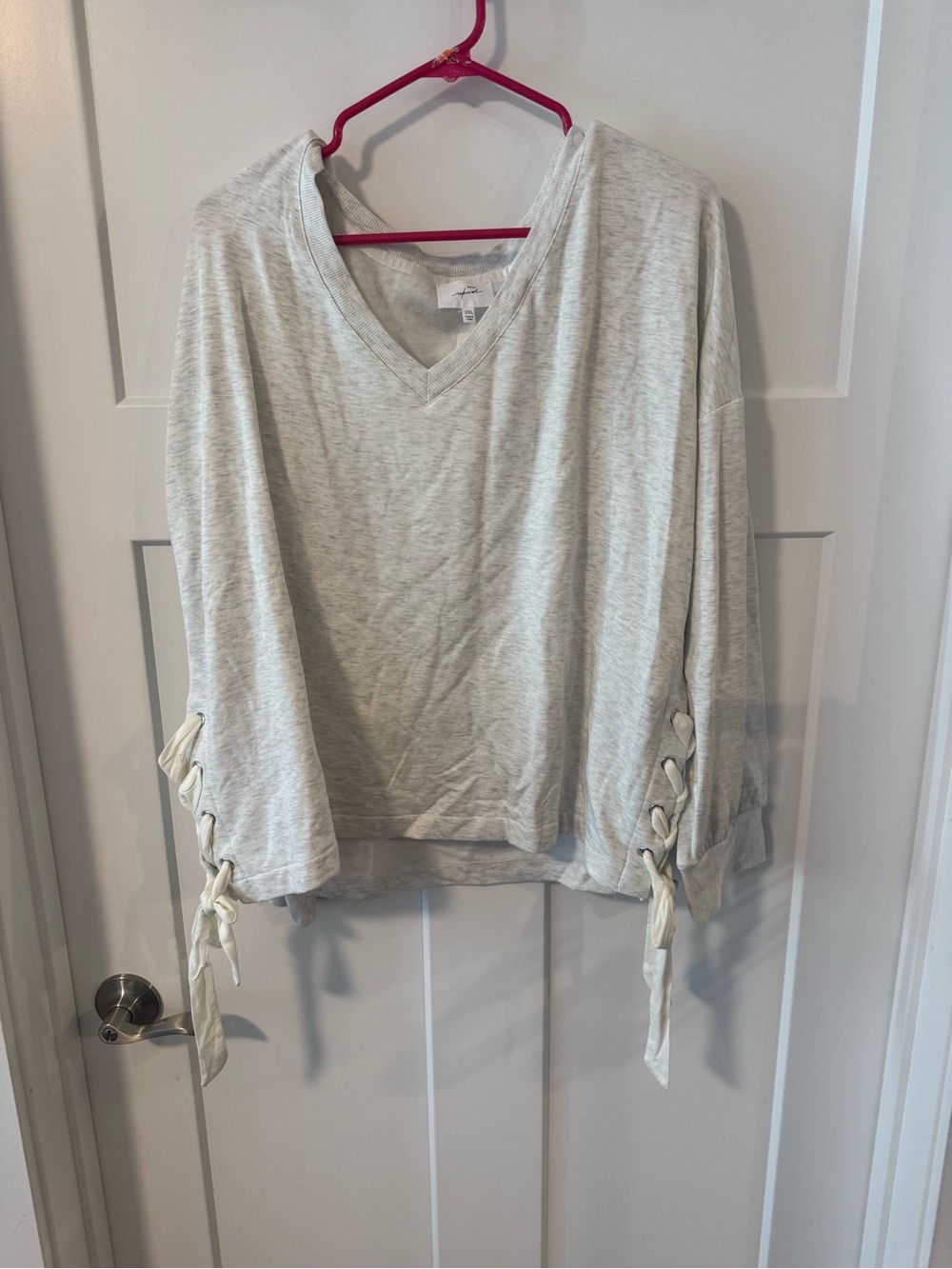 Soma weekend Light Grey V-Neck Lace-Up Sleeve Women’s Top NWT size XXL